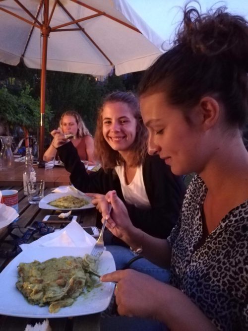 https://www.5terrebackpackers.com/wp-content/uploads/2020/01/IMG-20190814-WA0013-500x667.jpg
